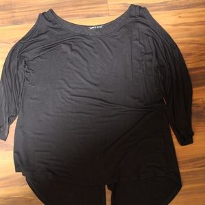 BLACK COLD SHOULDER TOP W/ SPLIT IN BACK SIZE M/L